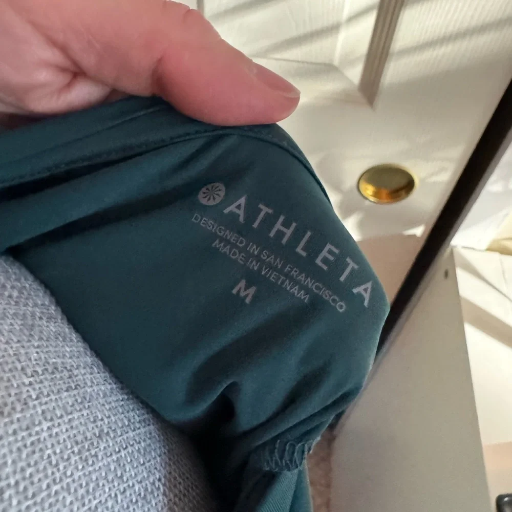 Athleta Long Sleeve Crew Neck Relaxed Fit long-sleeve Shirt - Picture 4 of 9